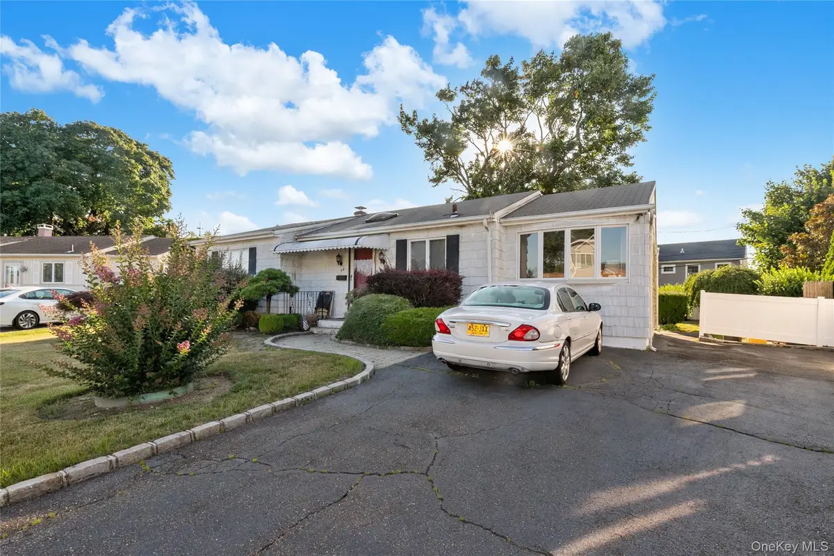 58 Helen Avenue, Plainview, NY 11803 - Image #1