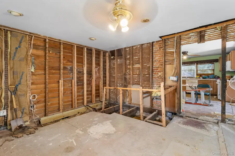 59 Irish Lane, East Islip, NY 11730 - Image #3