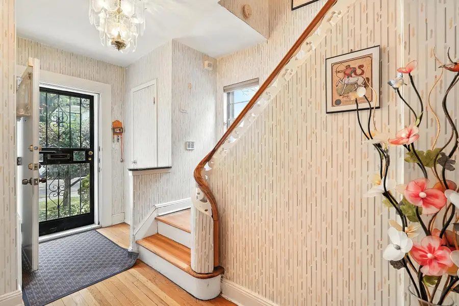 110-39 67 Drive, Forest Hills, NY 11375 - Image #3