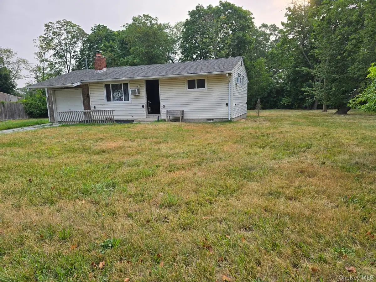 35 Nicoll Avenue, Central Islip, NY 11722 - Image #1
