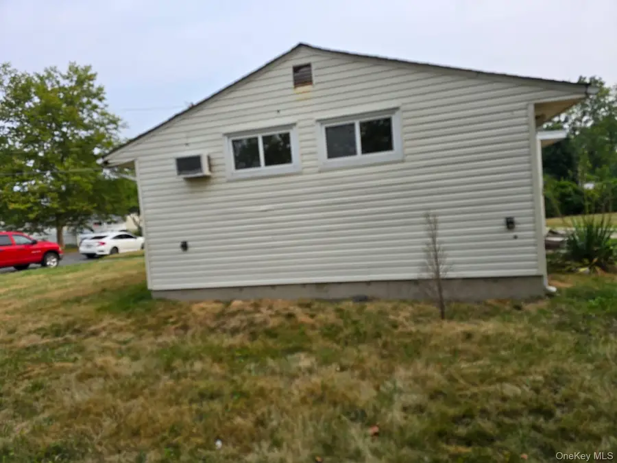 35 Nicoll Avenue, Central Islip, NY 11722 - Image #3