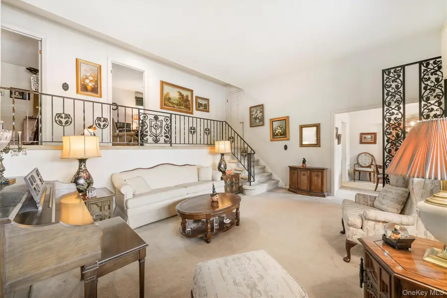 65 Westlake Drive, Thornwood, NY 10594 - Image #2