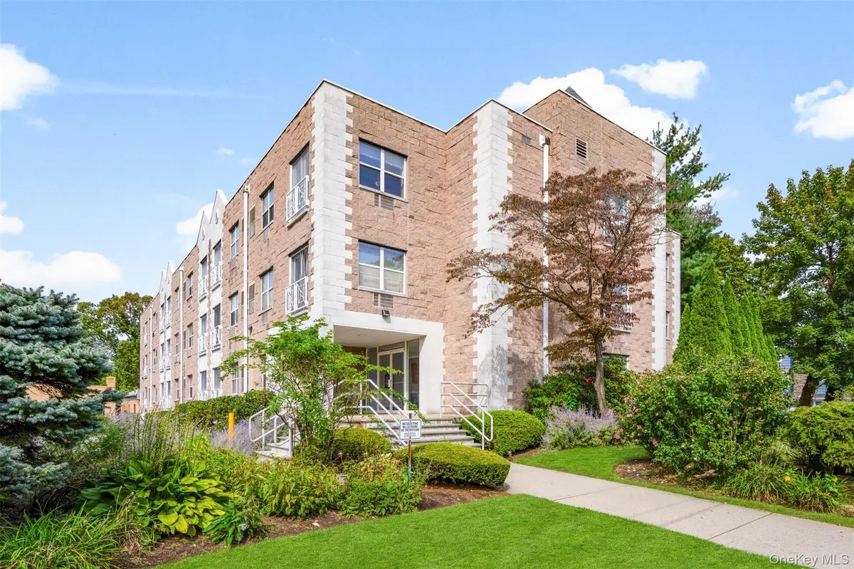 501 N Barry Avenue #3M, Mamaroneck, NY 10543 - Image #1