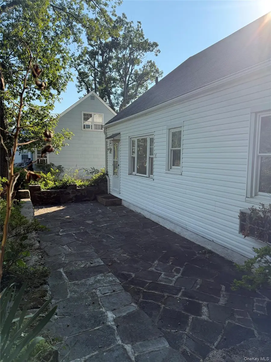38 Gramercy Avenue, Yonkers, NY 10701 - Image #3