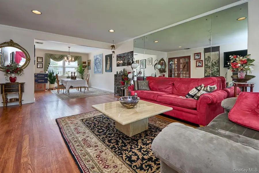 1067 Ashley Drive, Valley Stream, NY 11580 - Image #3