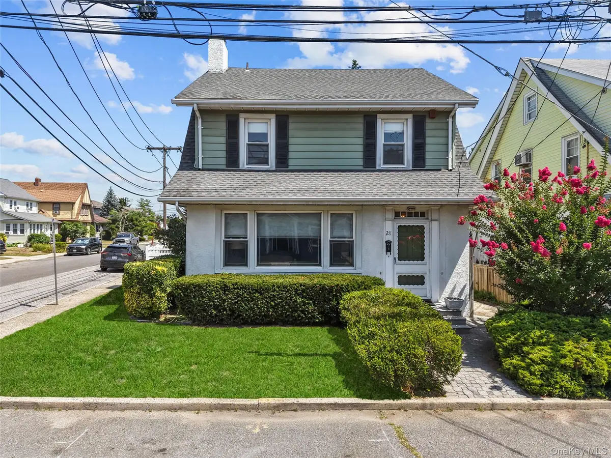 28 Crescent Street, Hewlett, NY 11557 - Image #1