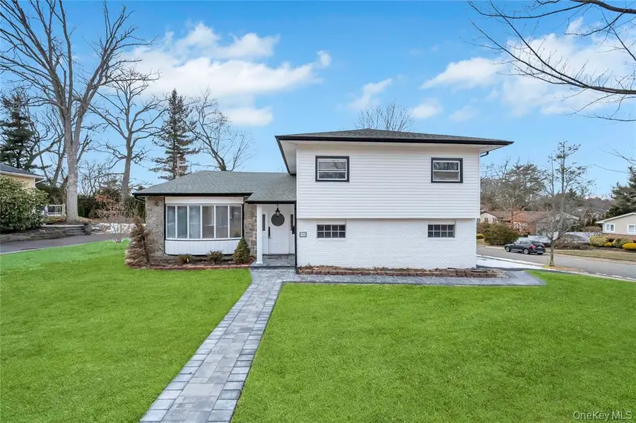 16 Huckleberry Lane, Oyster Bay, NY 11771 - Image #3