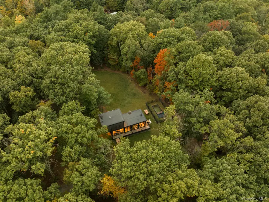 283 Willow Glen Road, Red Hook, NY 12571 - Image #2