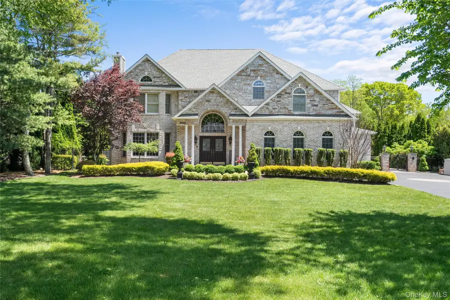 11 Crick Holly Lane, East Islip, NY 11730 - Image #2