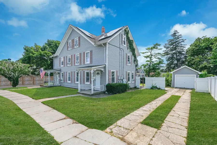 46 Lincoln Avenue, Sayville, NY 11782 - Image #2