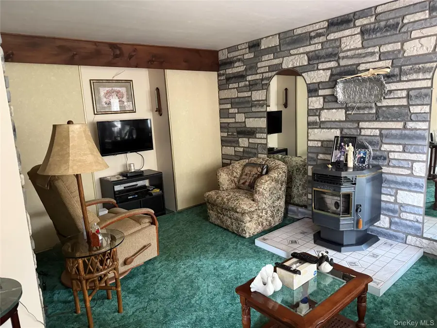 1 Hillside Lane, Huntington, NY 11743 - Image #3