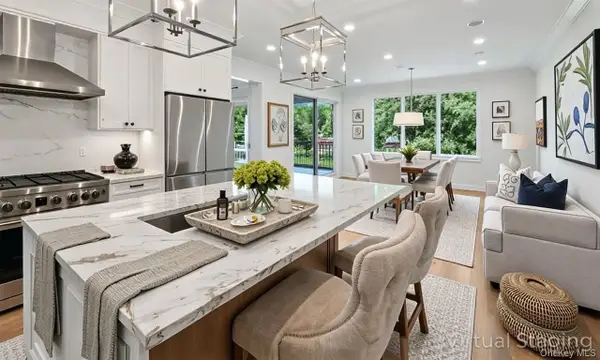 2 Arthur Place, Woodbury, NY 11797