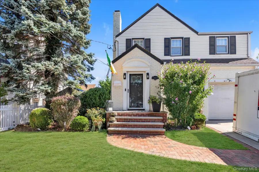 16 Farnum Street, Lynbrook, NY 11563 - Image #2