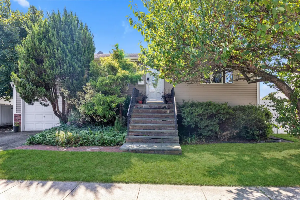 261 E Hoffman Avenue, Lindenhurst, NY 11757 - Image #1