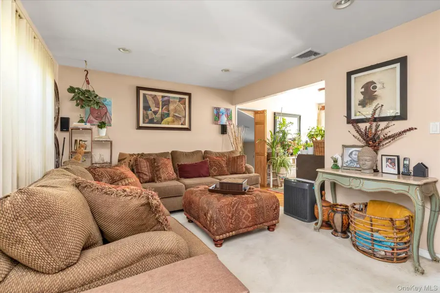 261 E Hoffman Avenue, Lindenhurst, NY 11757 - Image #2