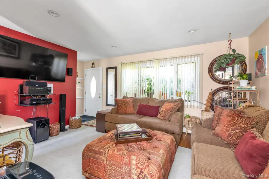 261 E Hoffman Avenue, Lindenhurst, NY 11757 - Image #3