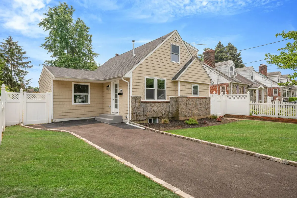 215 W Marie Street, Hicksville, NY 11801 - Image #1