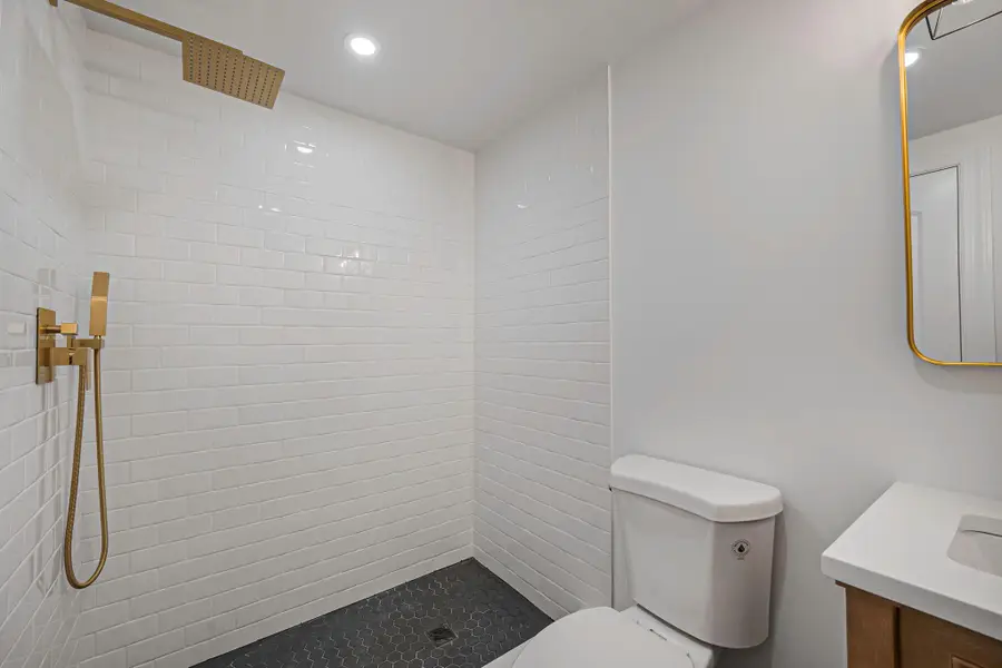 215 W Marie Street, Hicksville, NY 11801 - Image #3