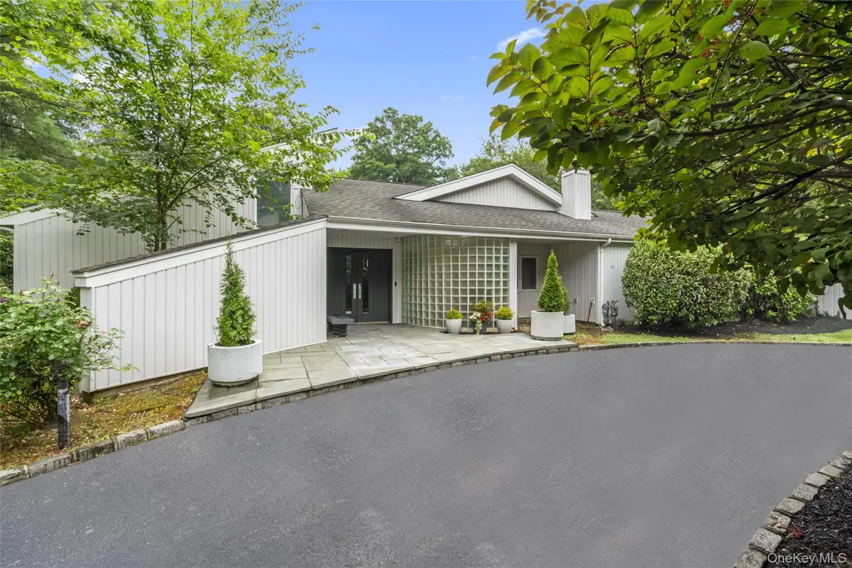 2 Bristol Drive, Woodbury, NY 11797 - Image #1