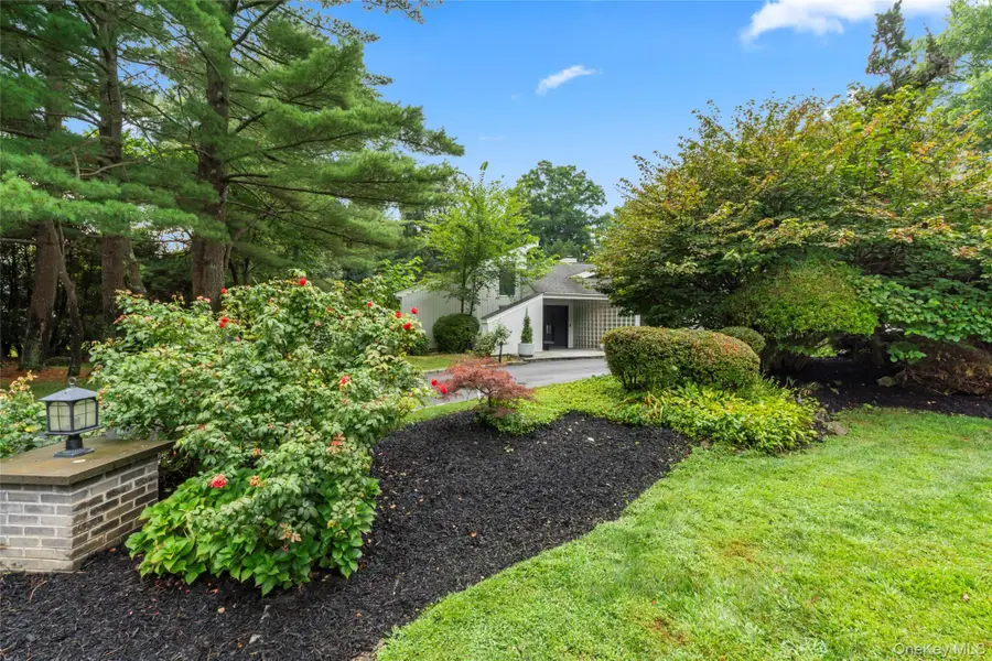 2 Bristol Drive, Woodbury, NY 11797 - Image #2