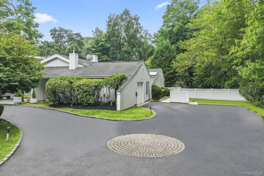 2 Bristol Drive, Woodbury, NY 11797 - Image #3