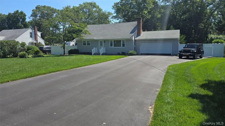 52 Timber Drive, Calverton, NY 11933 - Image #2