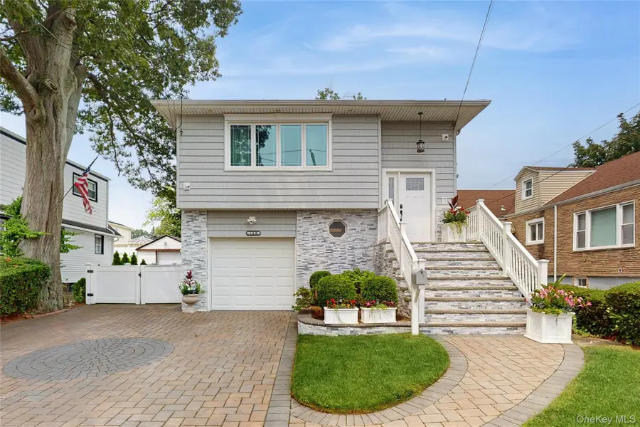 110 Roeckel Avenue, Valley Stream, NY 11580 - Image #3