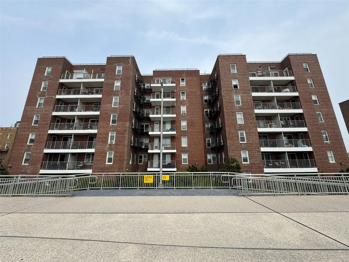 125 Beach 124th Street #2L, Rockaway Park, NY 11694 - Image #1