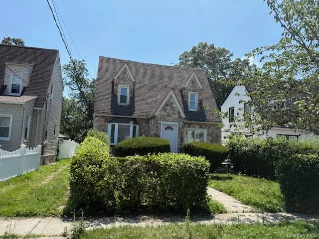 110 Woodside Avenue, Freeport, NY 11520 - Image #1