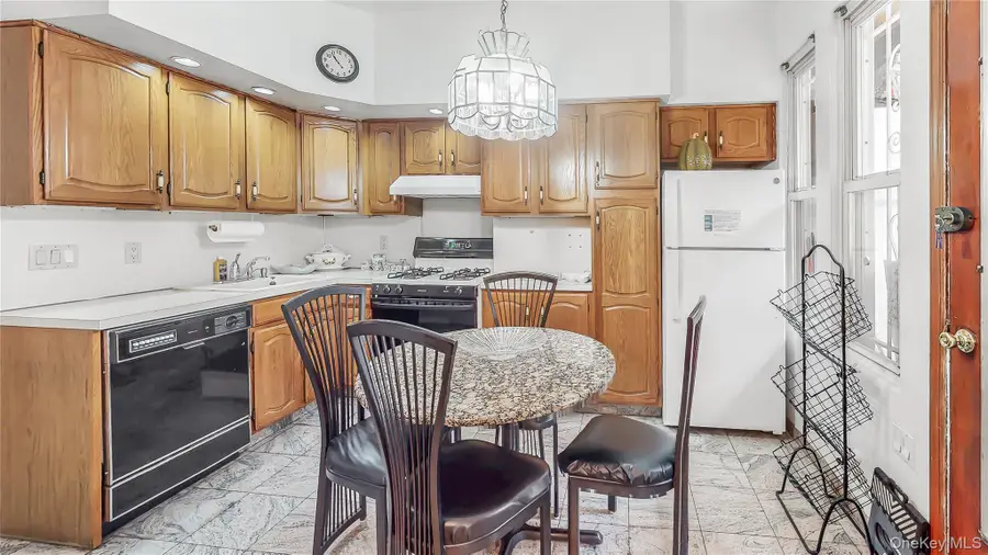 31-71 32 Street, Astoria, NY 11106 - Image #2