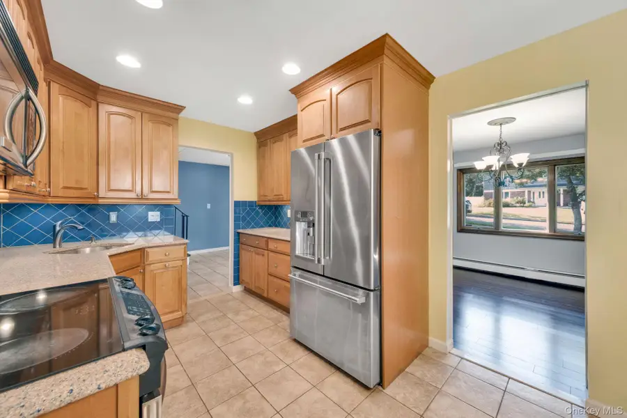 5 Montrose Lane, East Northport, NY 11731 - Image #3