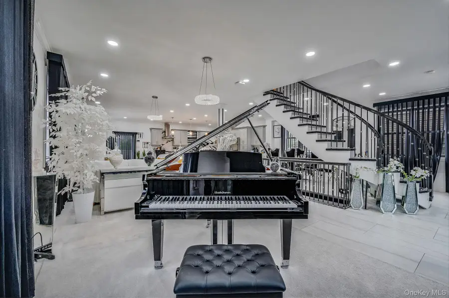 183 Arthur Avenue, Floral Park, NY 11001 - Image #3