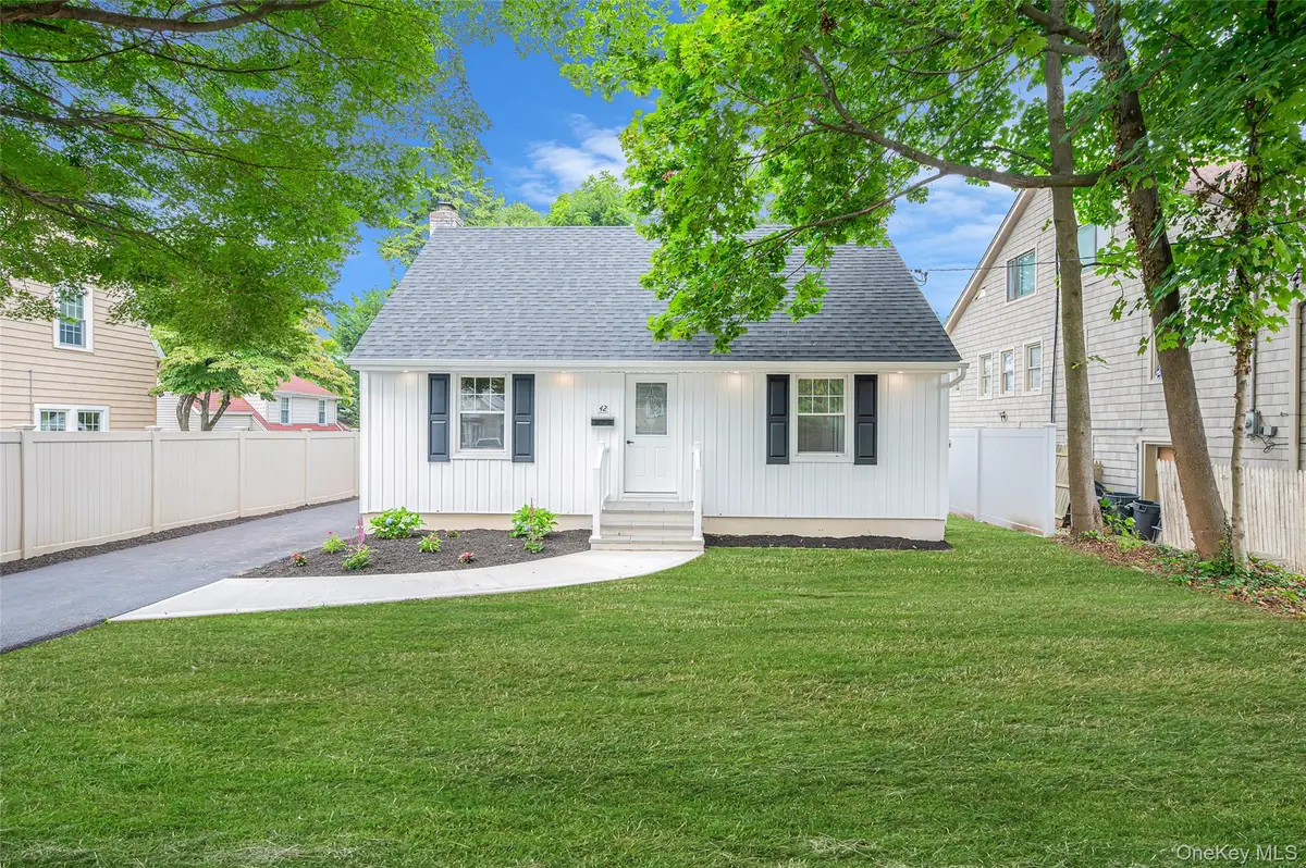 42 Smith Street, Glen Head, NY 11545 - Image #1