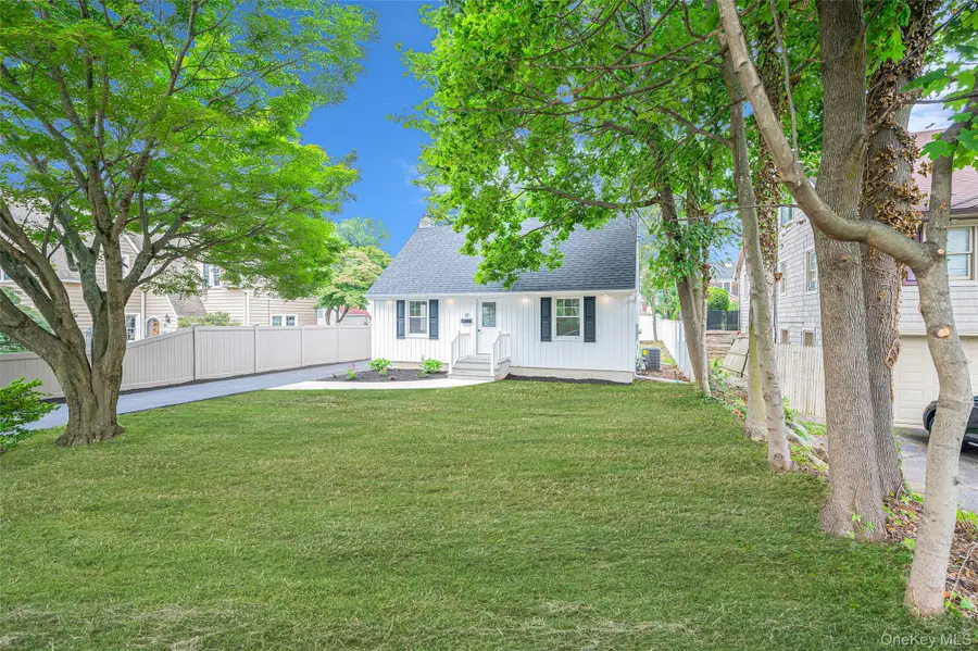 42 Smith Street, Glen Head, NY 11545 - Image #3