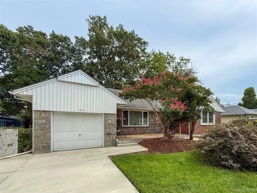 1013 Stafford Road, Valley Stream, NY 11580 - Image #3