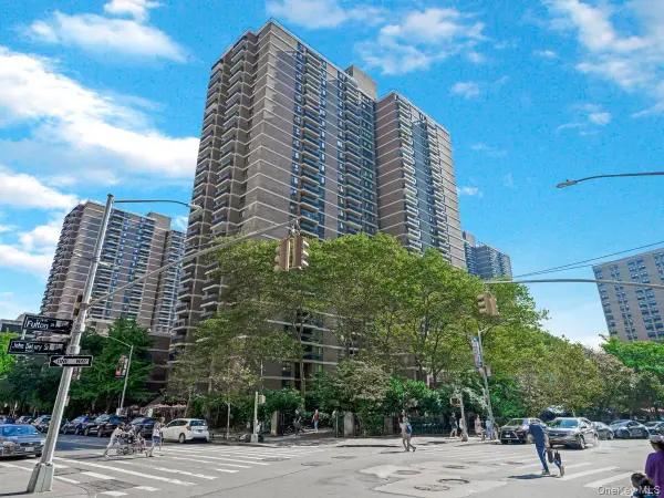 77 Fulton Street #19C, New York (Manhattan), NY 10038