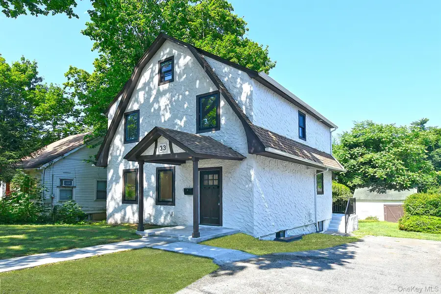 33 Van Nostrand Avenue, Great Neck, NY 11024 - Image #2