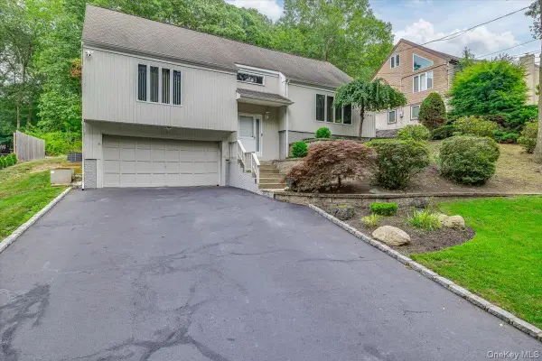 281 Kohr Road, Kings Park, NY 11754