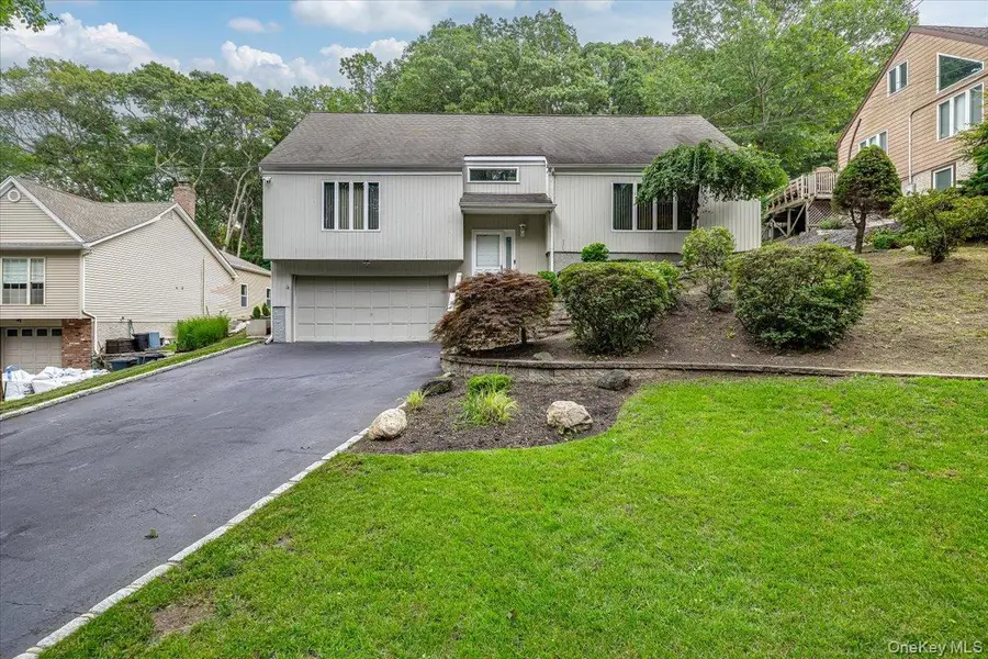 281 Kohr Road, Kings Park, NY 11754 - Image #2