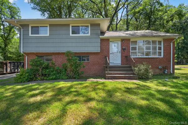 36 Mallory Road, Hillcrest, NY 10977