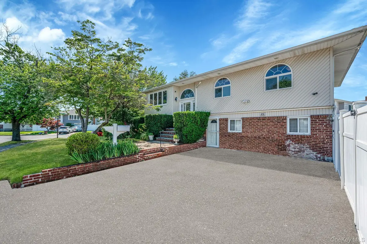 1 Mason Court, Levittown, NY 11756 - #1