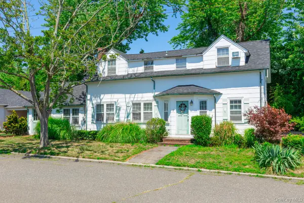 3 Coles Avenue, Amityville, NY 11701