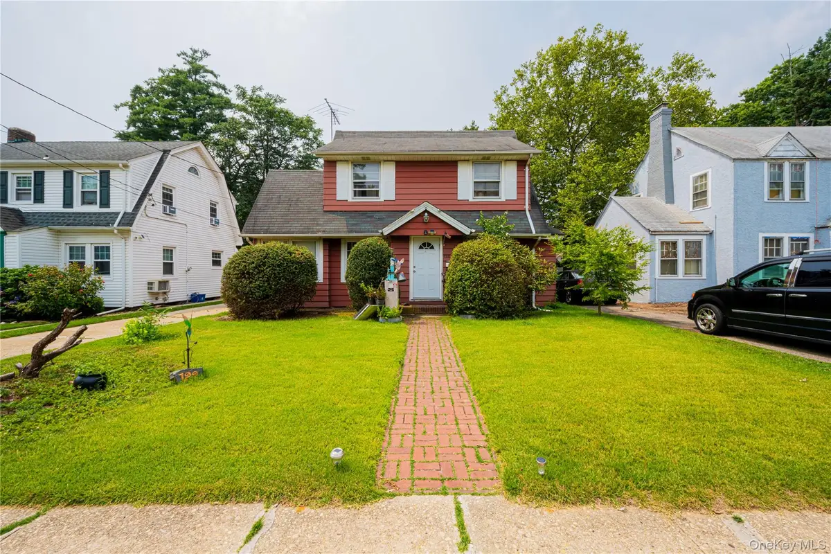 122 Parsons Drive, Hempstead, NY 11550 - Image #1