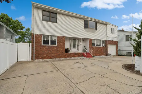 33 Newport Road, Island Park, NY 11558