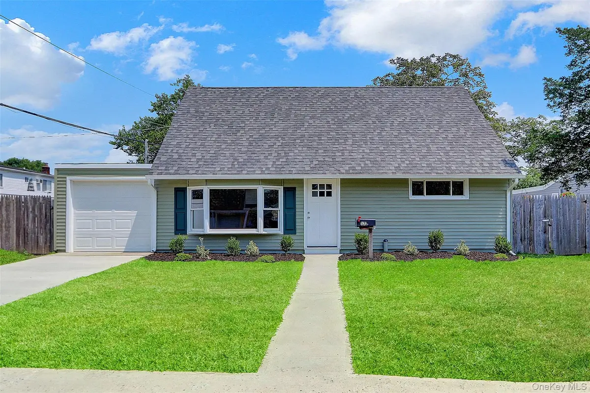 328 Martin Place, Bethpage, NY 11714 - Image #1