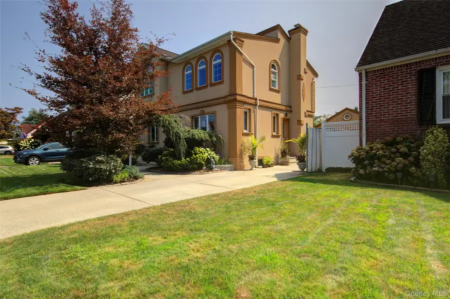 997 Glen Drive, Franklin Square, NY 11010 - Image #2