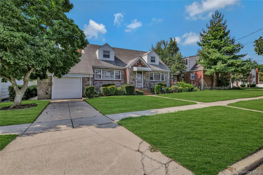 908 6th Avenue, New Hyde Park, NY 11040 - Image #2