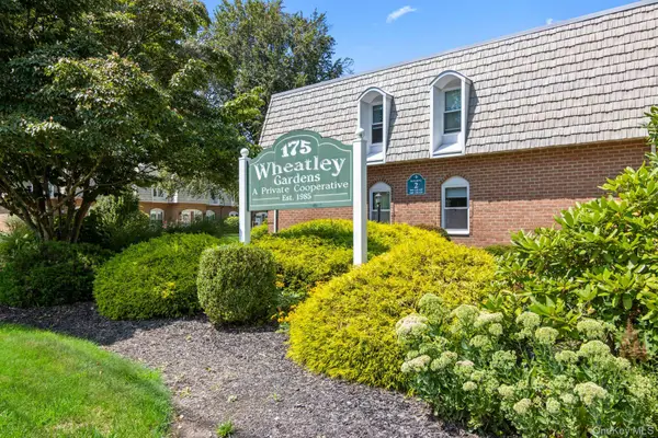 175 Main Avenue #136, Wheatley Heights, NY 11798