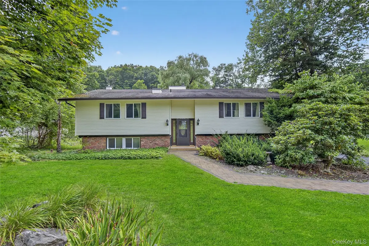 12 Birch Hill Drive, Poughkeepsie, NY 12603 - Image #1