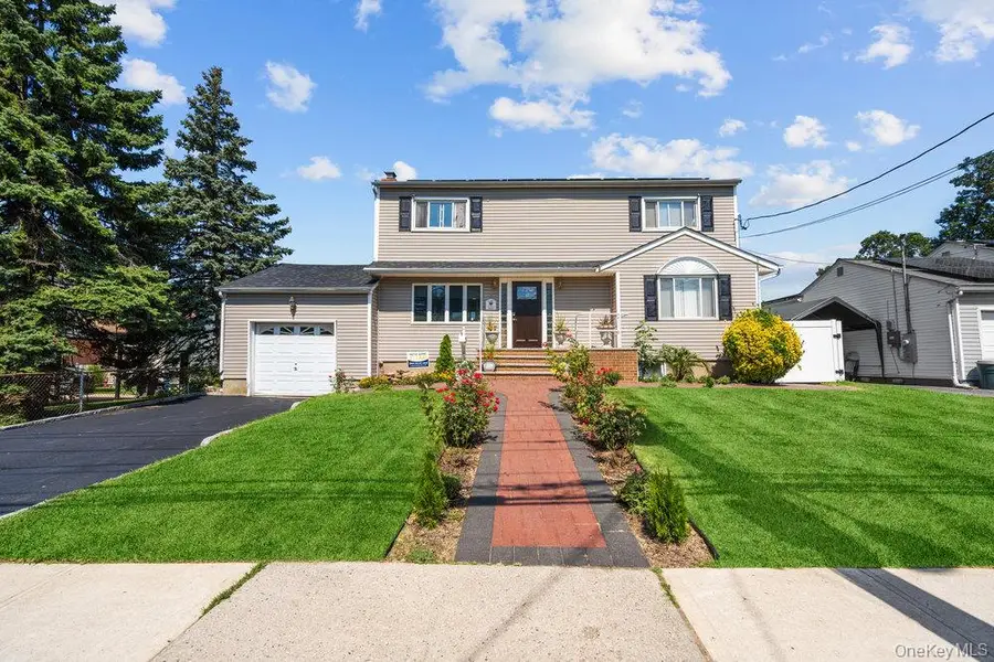 1212 Herzel Boulevard, West Babylon, NY 11704 - Image #3